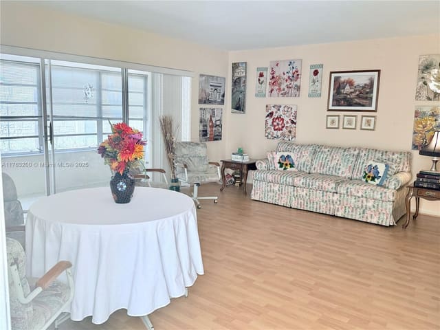 17202 SW 113th Court 21943A, Miami, FL 33157