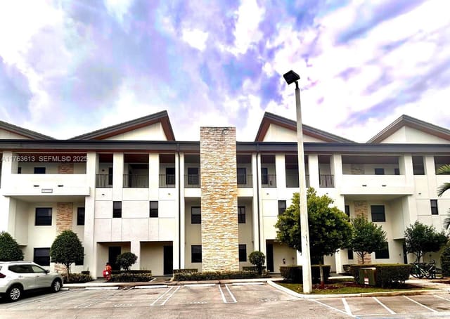 10407 NW 82nd Street 9, Doral, FL 33178