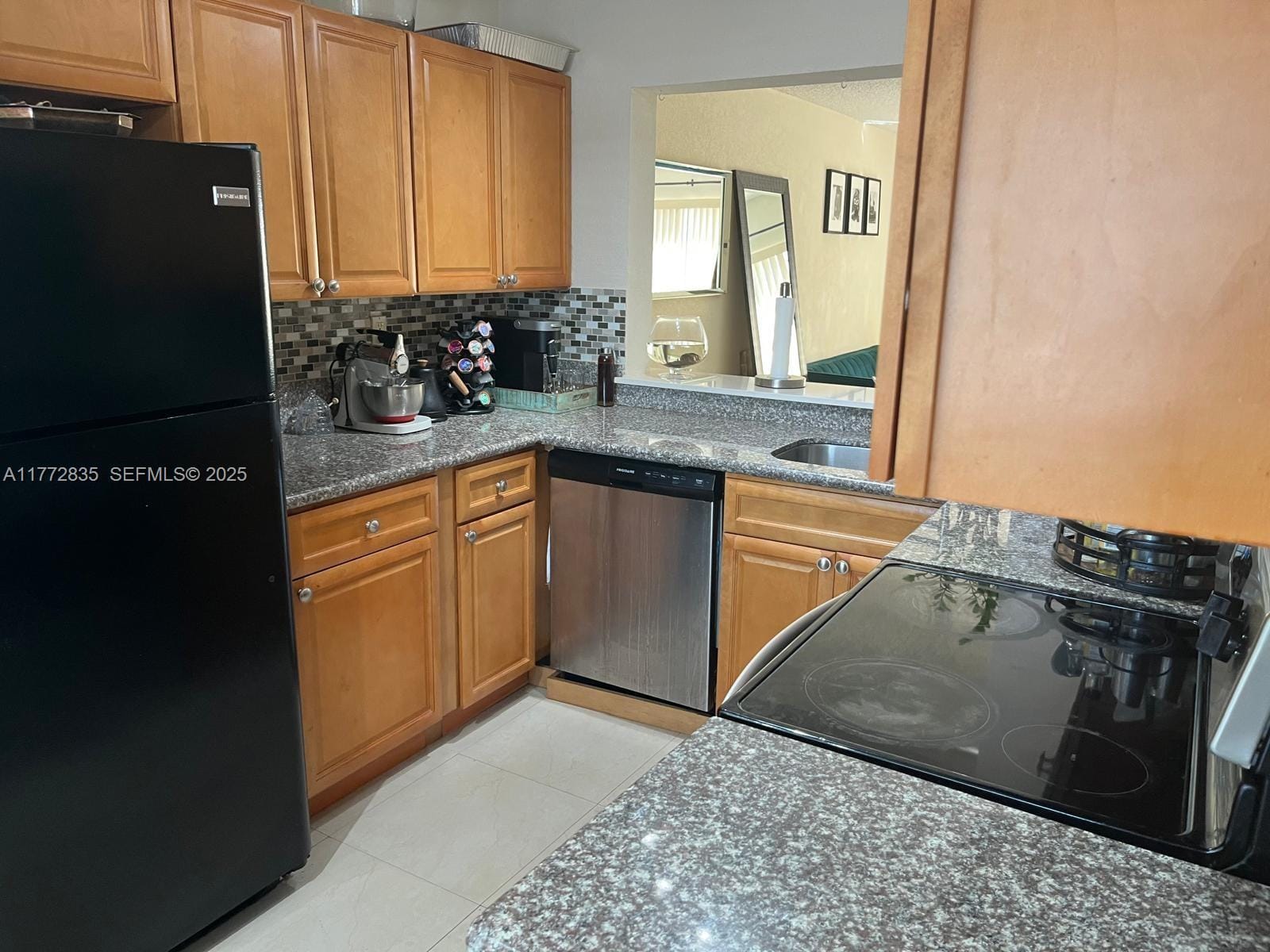 9491 N Palm N Circle 9491, Pembroke Pines, FL 33025 photo 7