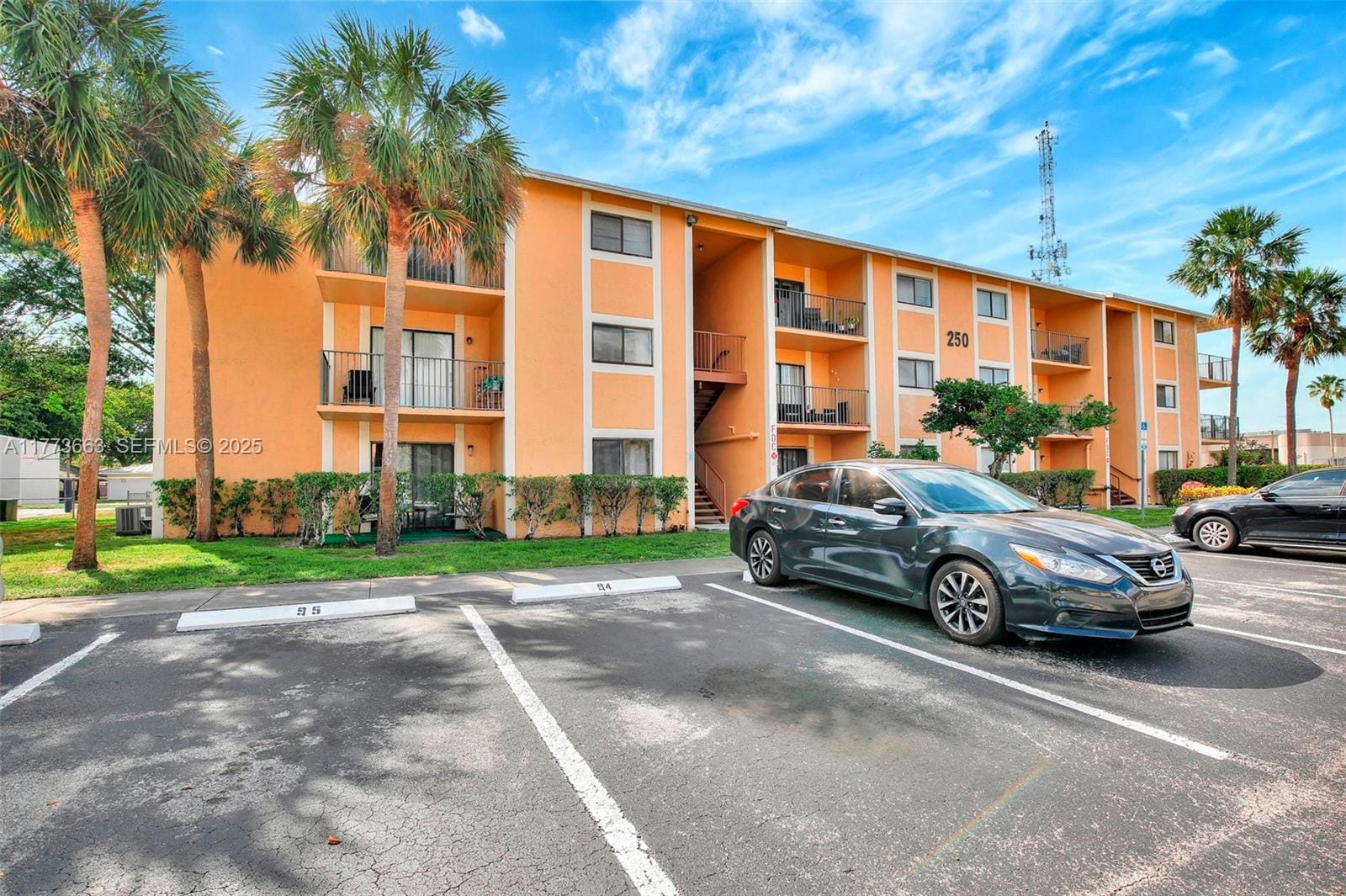 250 W Palm W Circle 301, Pembroke Pines, FL 33025 photo 2