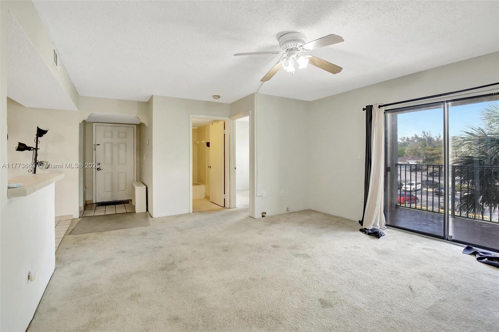 250 W Palm W Circle 301, Pembroke Pines, FL 33025 photo 14