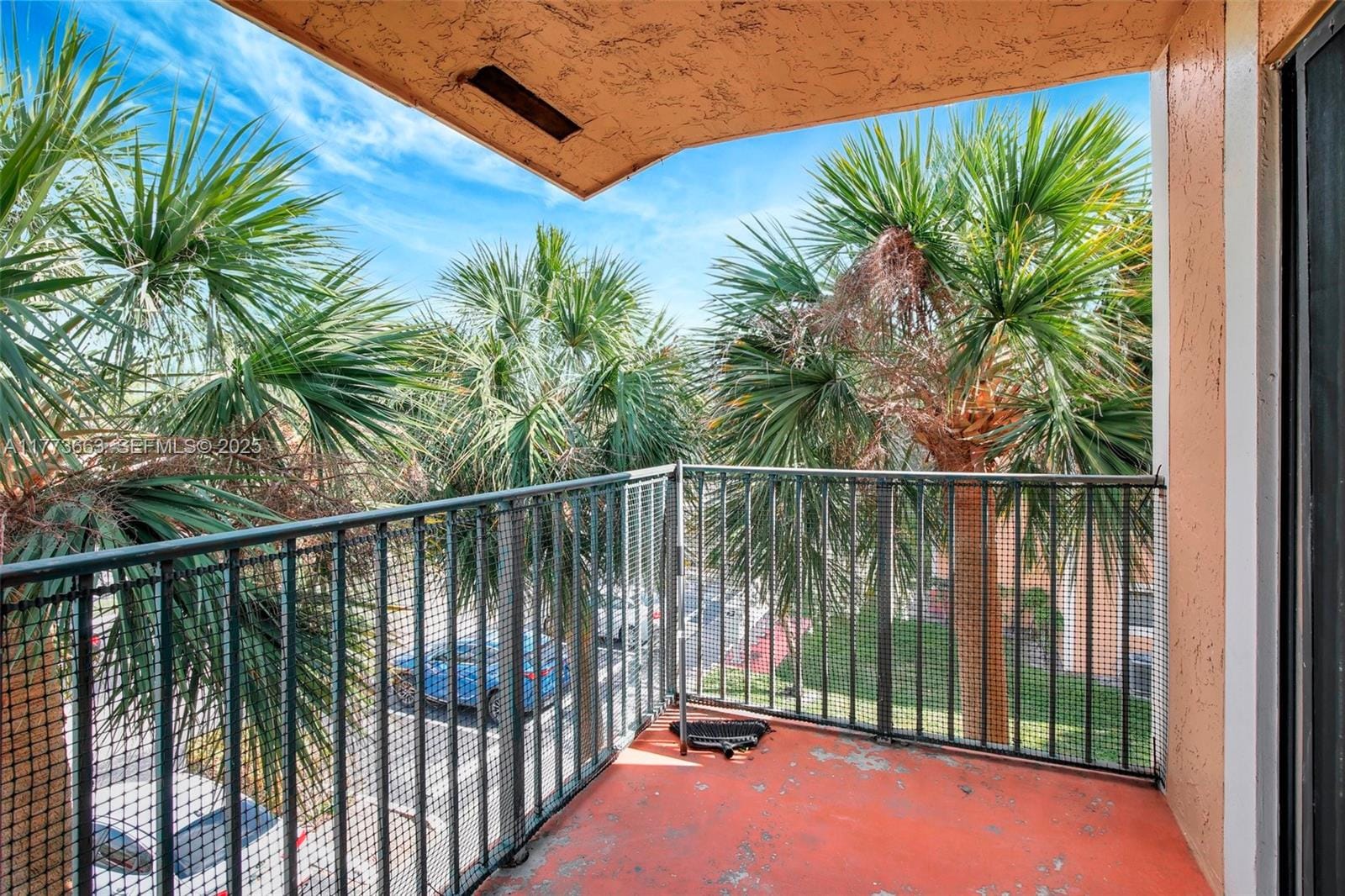 250 W Palm W Circle 301, Pembroke Pines, FL 33025 photo 28