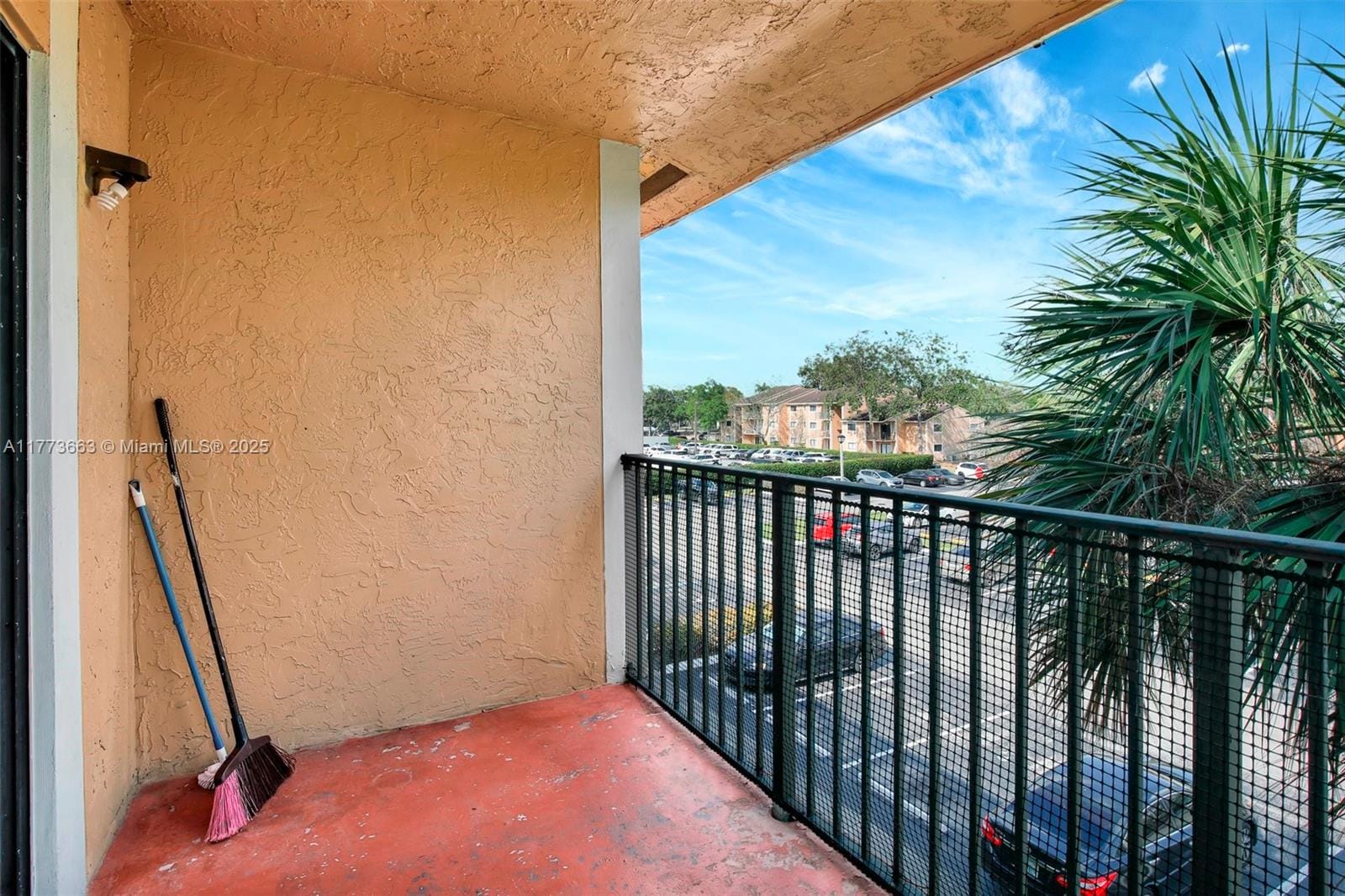 250 W Palm W Circle 301, Pembroke Pines, FL 33025 photo 29