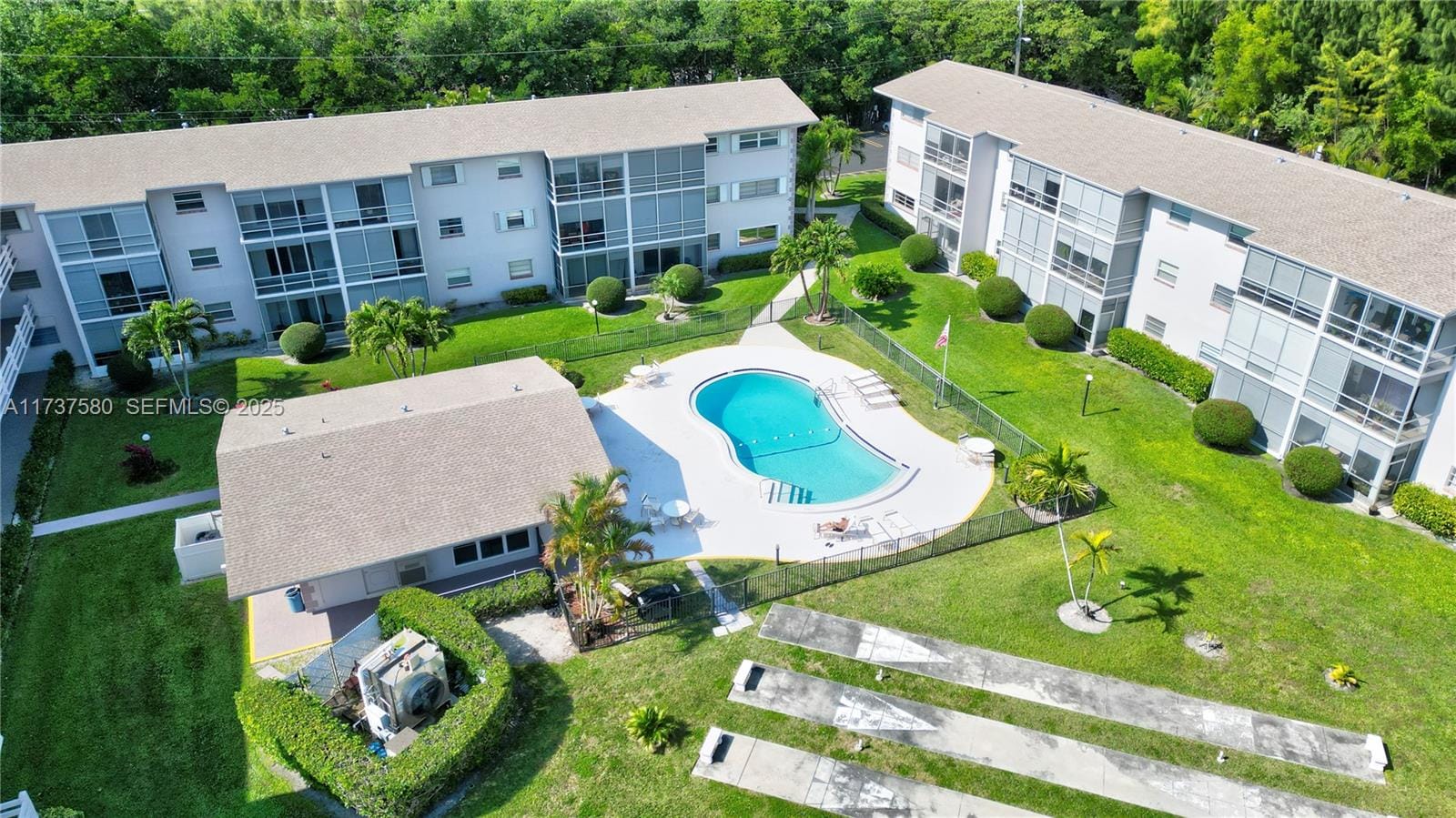 700 Layne Boulevard 113, Hallandale Beach, FL 33009 photo 1