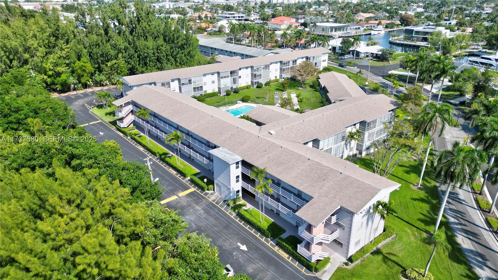 700 Layne Boulevard 113, Hallandale Beach, FL 33009 photo 2
