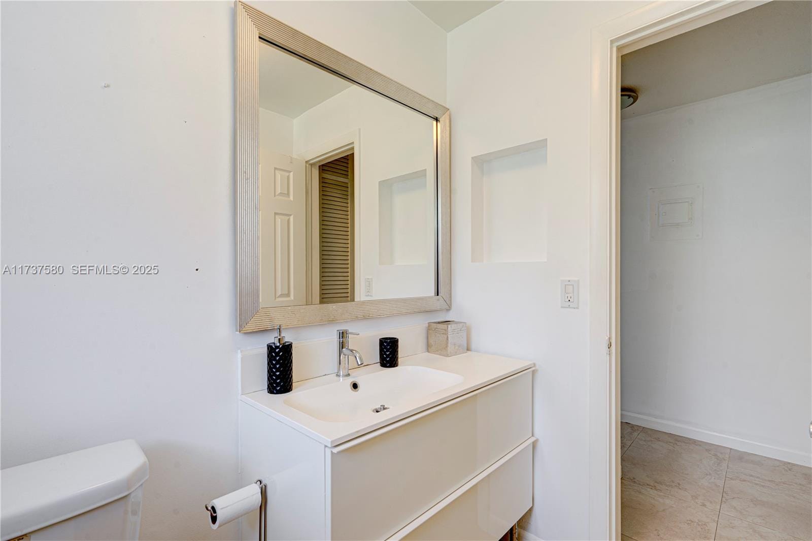 700 Layne Boulevard 113, Hallandale Beach, FL 33009 photo 16