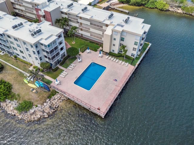 1810 New Palm Way 214, sold in Seacrest Villas Condo, Boynton Beach, FL