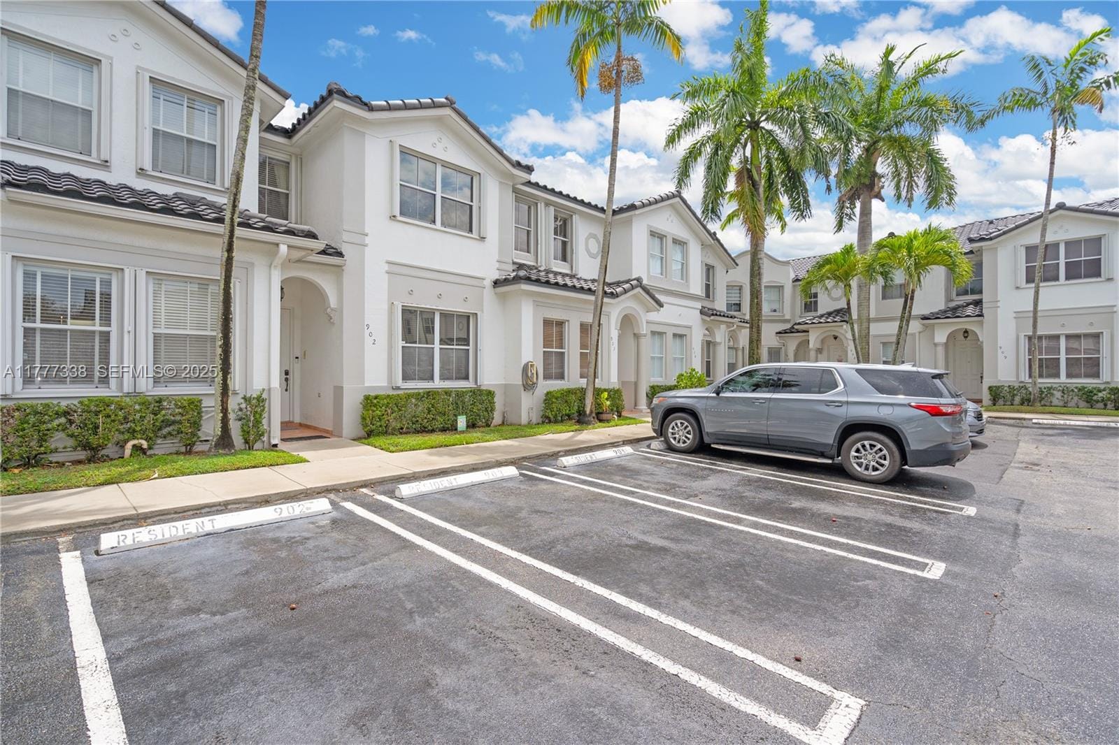 5570 NW 107th Avenue 902, Doral, FL 33178 photo 3