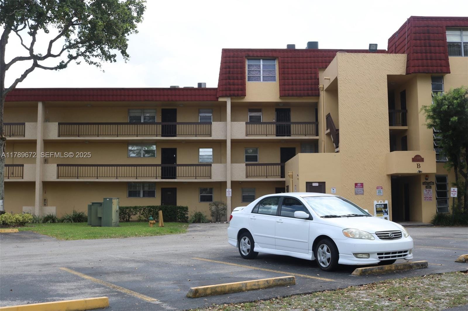 3490 Foxcroft Road B304, Miramar, FL 33025 photo 2