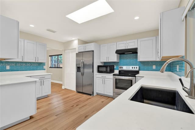 1575 N Goldeneye Lane, sold in Homestead Lakes Tennessee, Homestead, FL