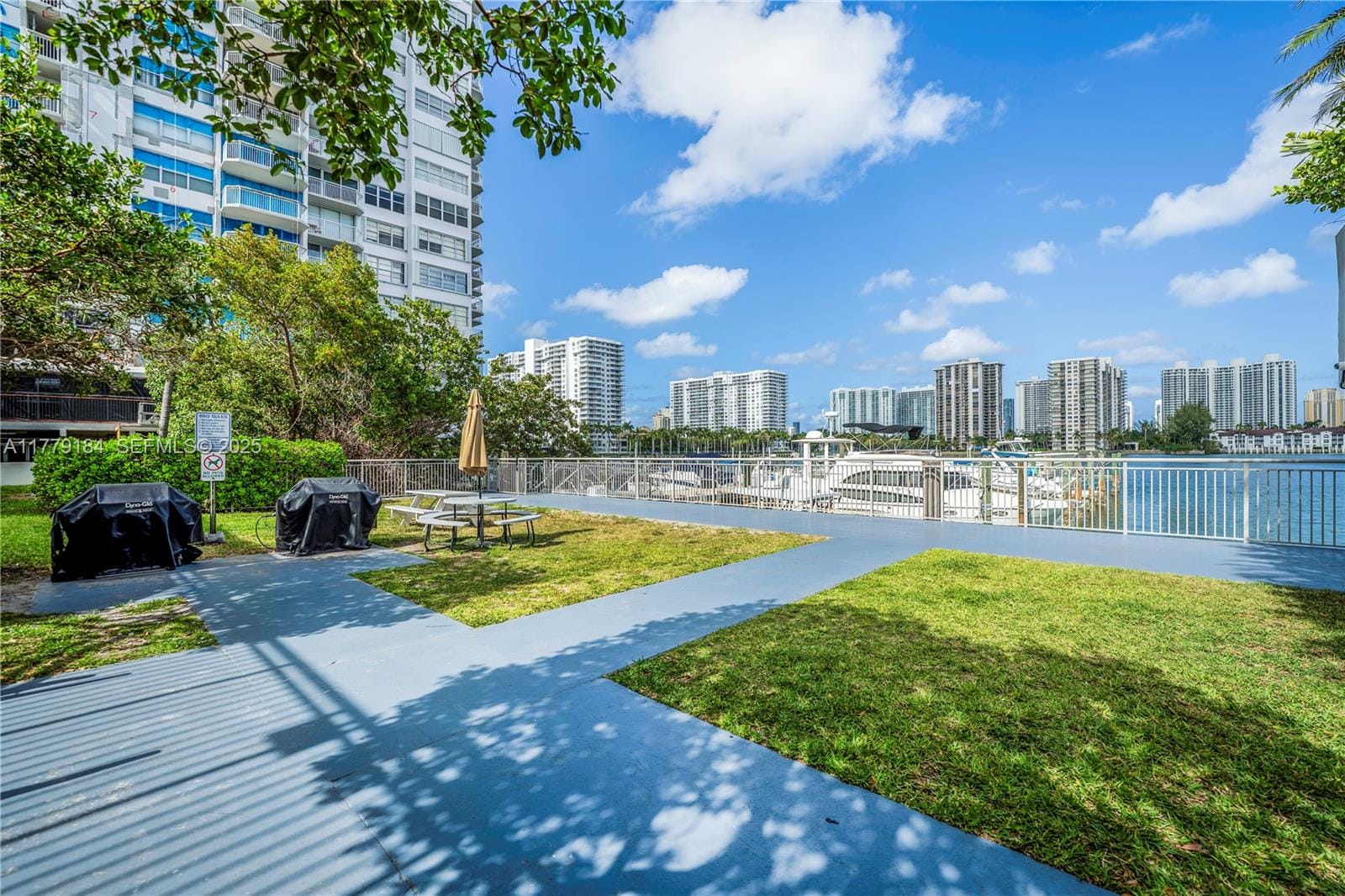 18031 Biscayne Boulevard 1904, Aventura, FL 33160 photo 12
