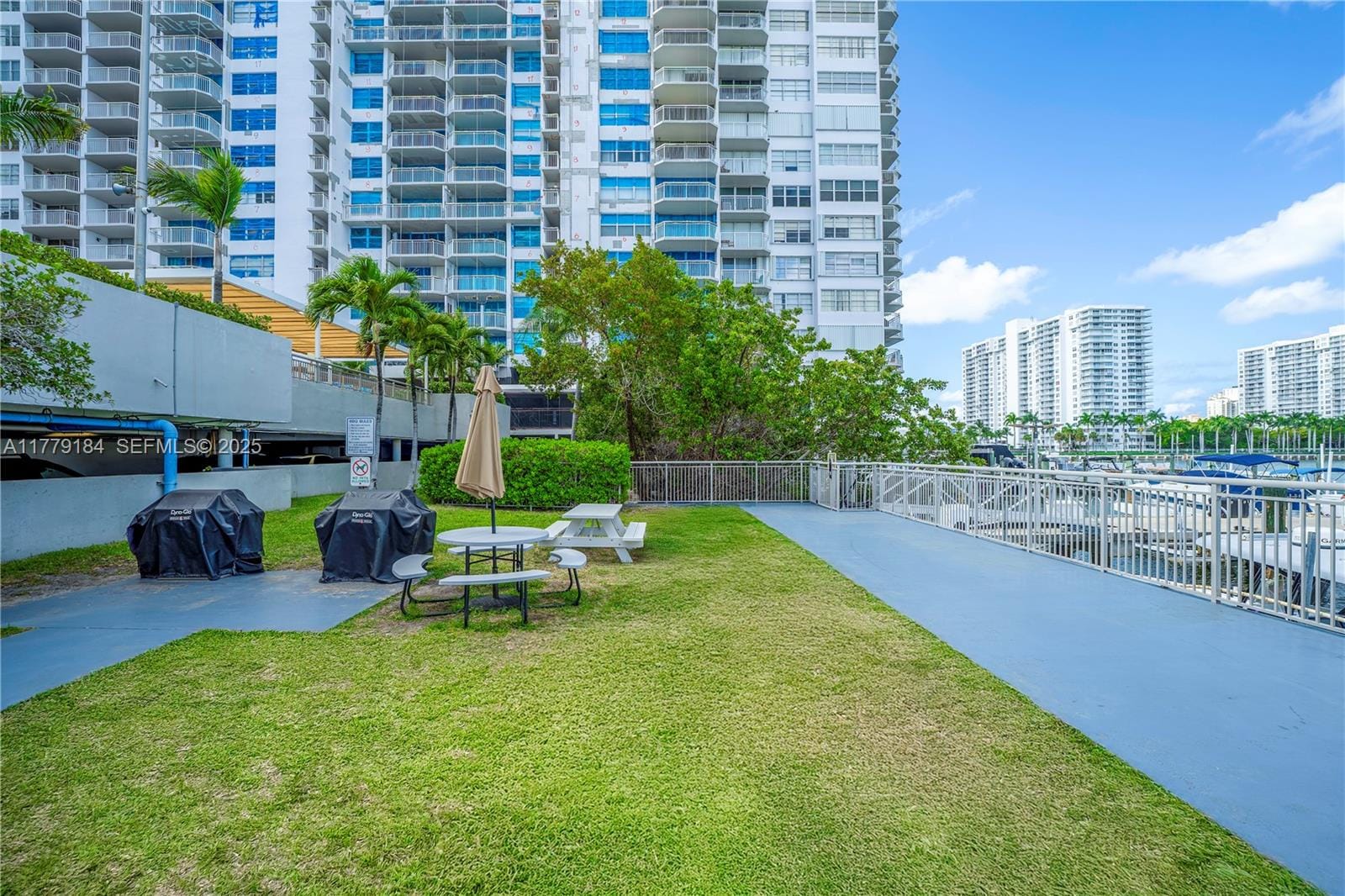 18031 Biscayne Boulevard 1904, Aventura, FL 33160 photo 14