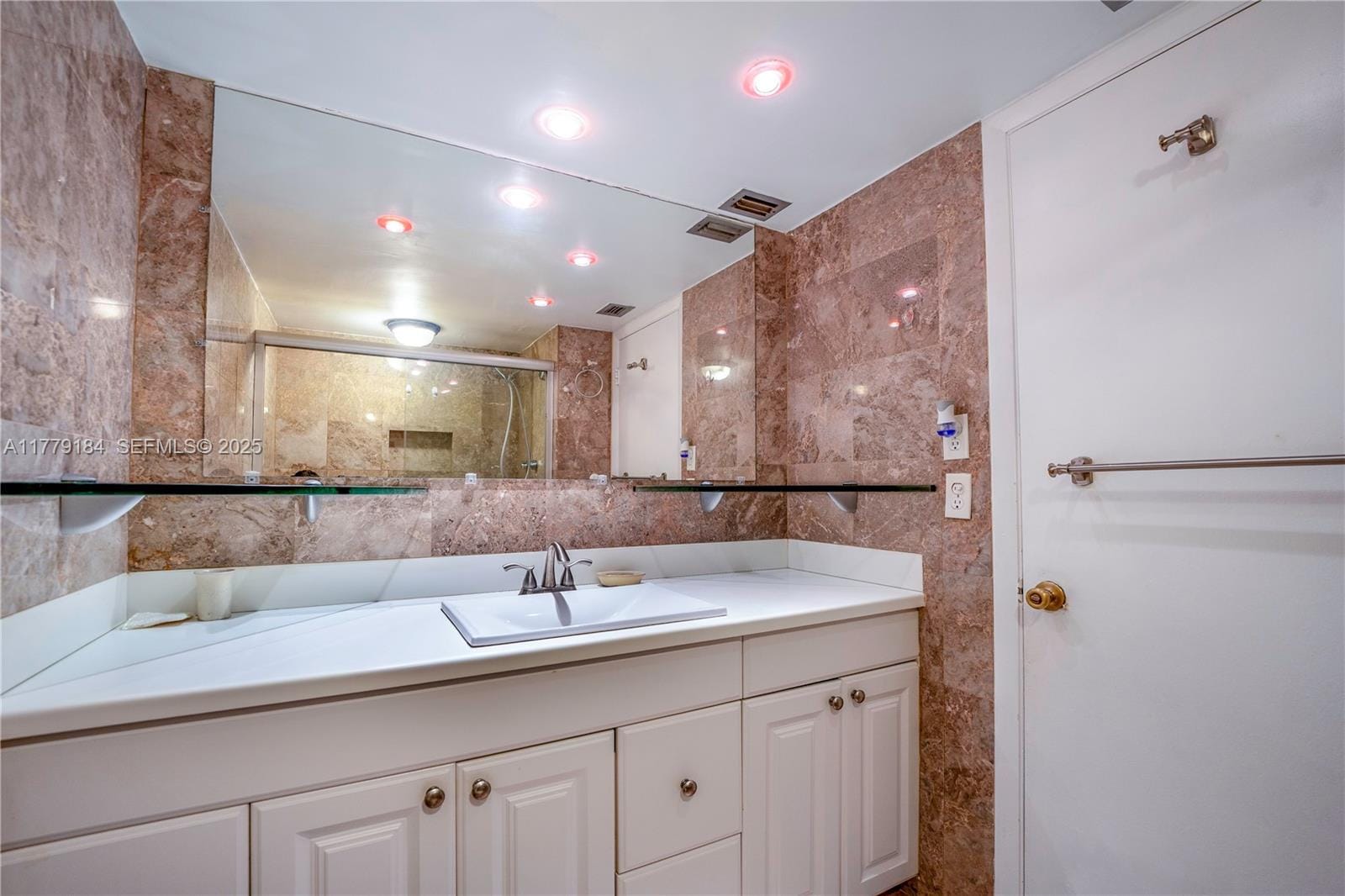 18031 Biscayne Boulevard 1904, Aventura, FL 33160 photo 24