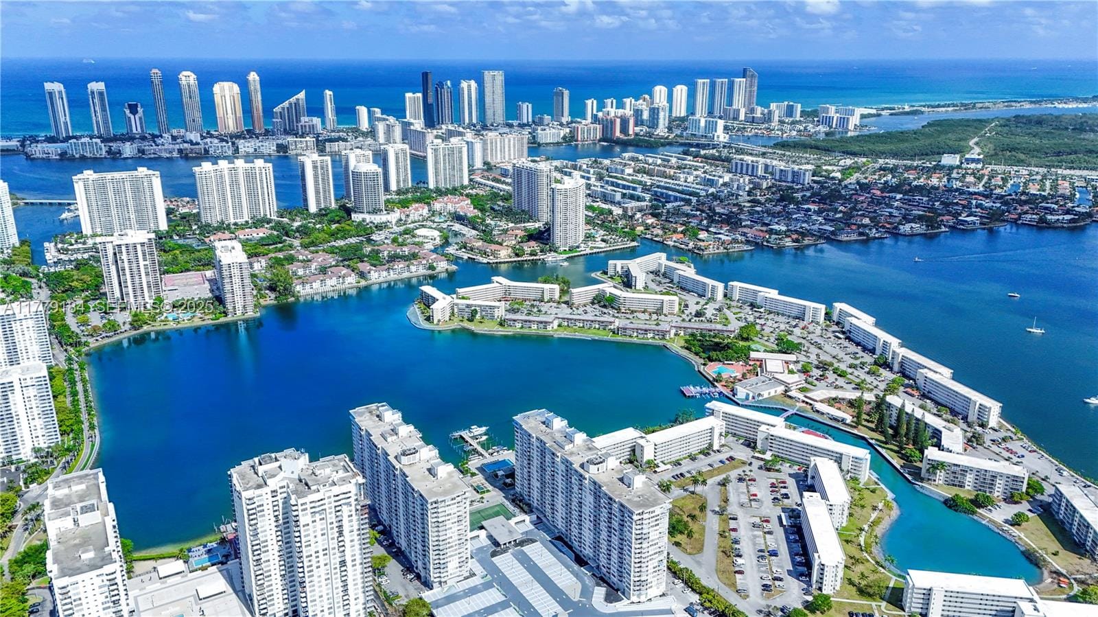 18031 Biscayne Boulevard 1904, Aventura, FL 33160 photo 5