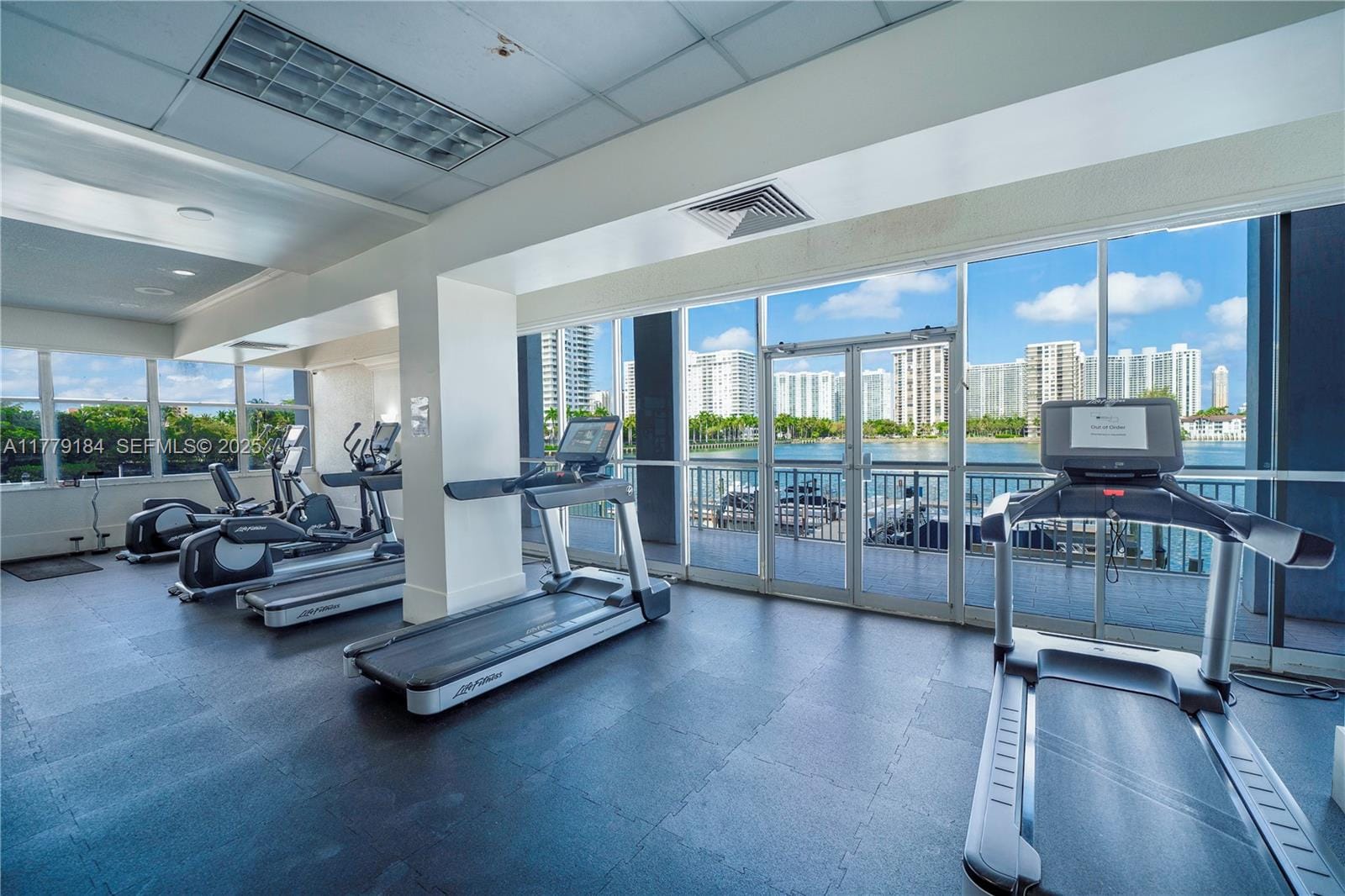 18031 Biscayne Boulevard 1904, Aventura, FL 33160 photo 10