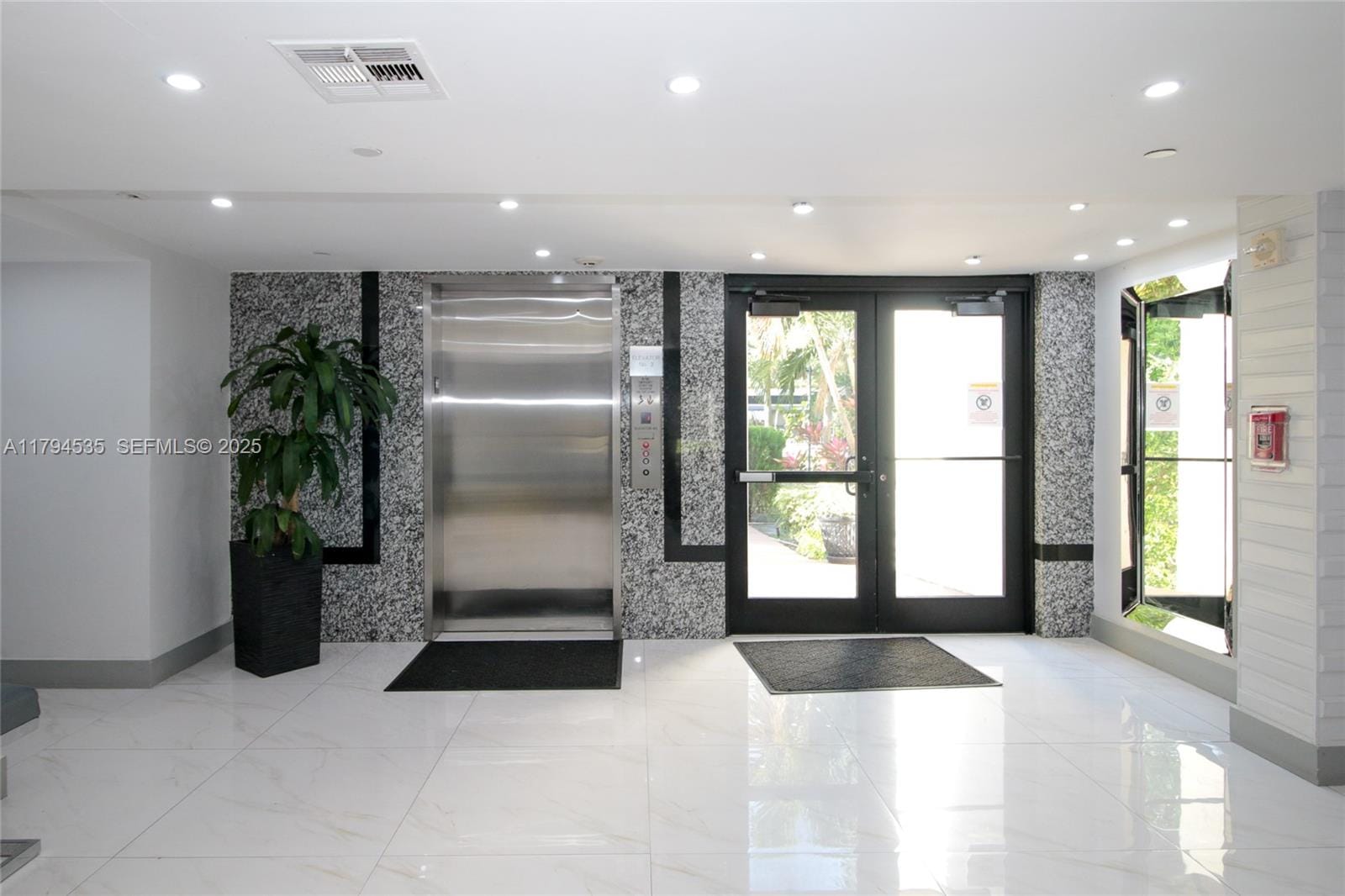 16919 N Bay Road 505, Sunny Isles Beach, FL 33160 photo 2