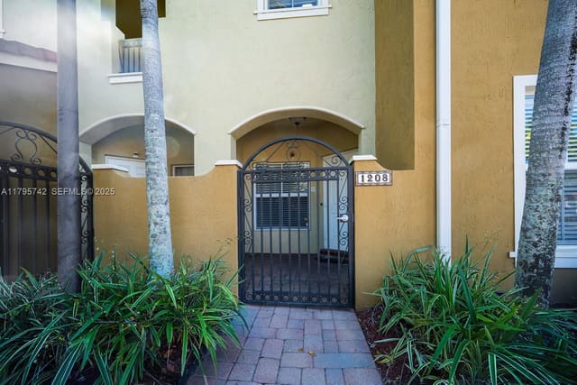 2851 W Prospect Road 1208, sold in Tuscan Villas, Tamarac, FL