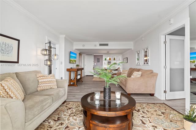 3625 N Country Club Drive 902, Aventura, FL 33180