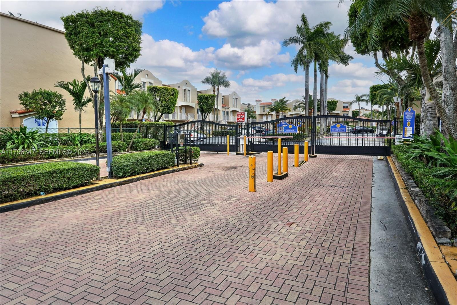 8665 NW 6th Lane 1-202, Miami, FL 33126 photo 2