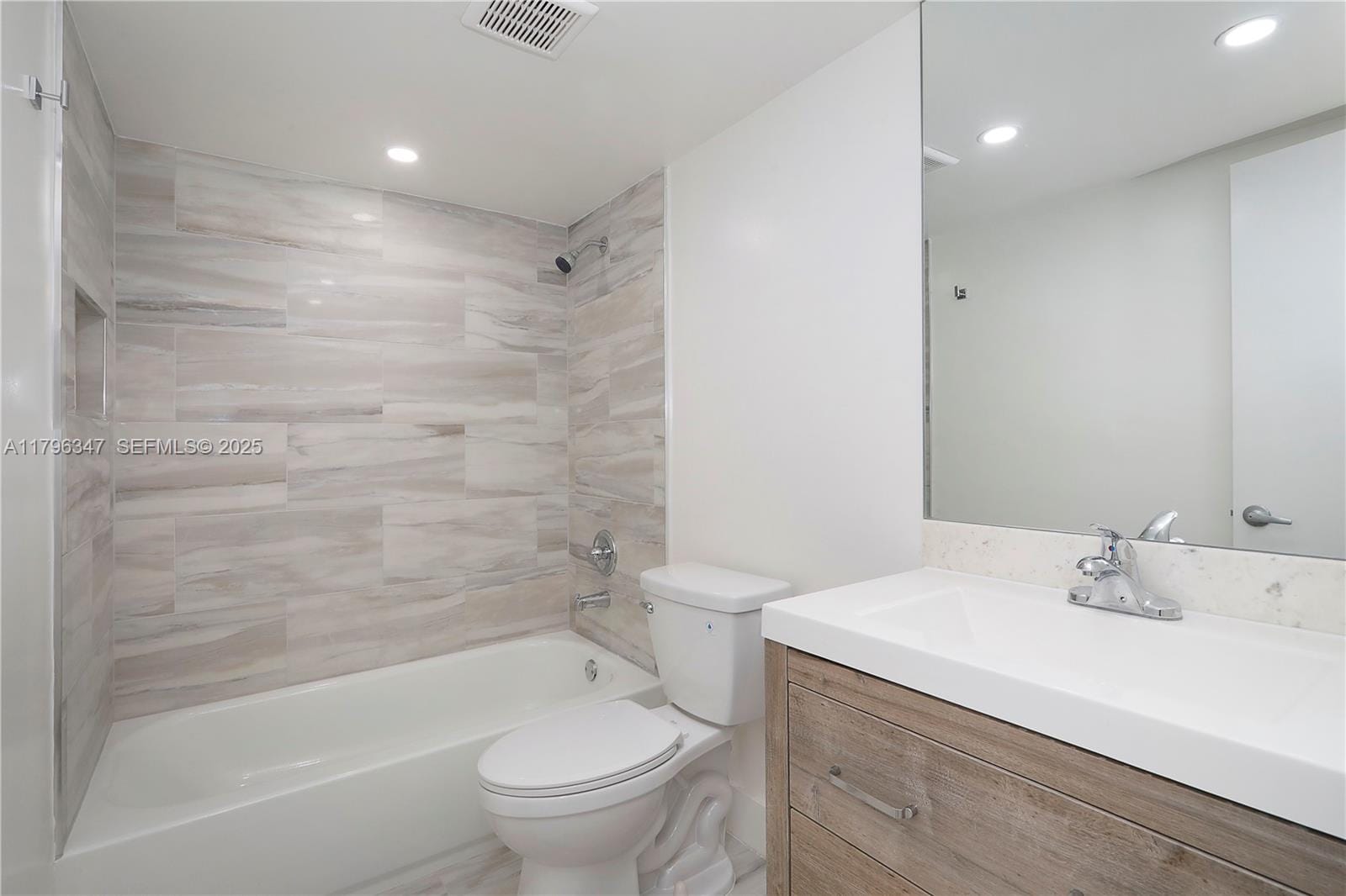 8665 NW 6th Lane 1-202, Miami, FL 33126 photo 15