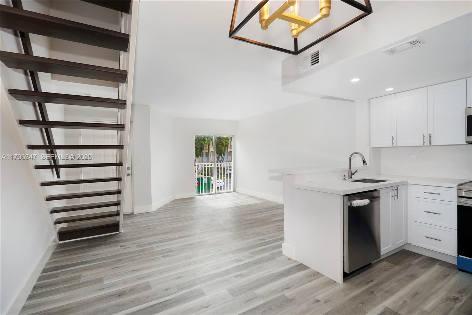 8665 NW 6th Lane 1-202, Miami, FL 33126 photo 8