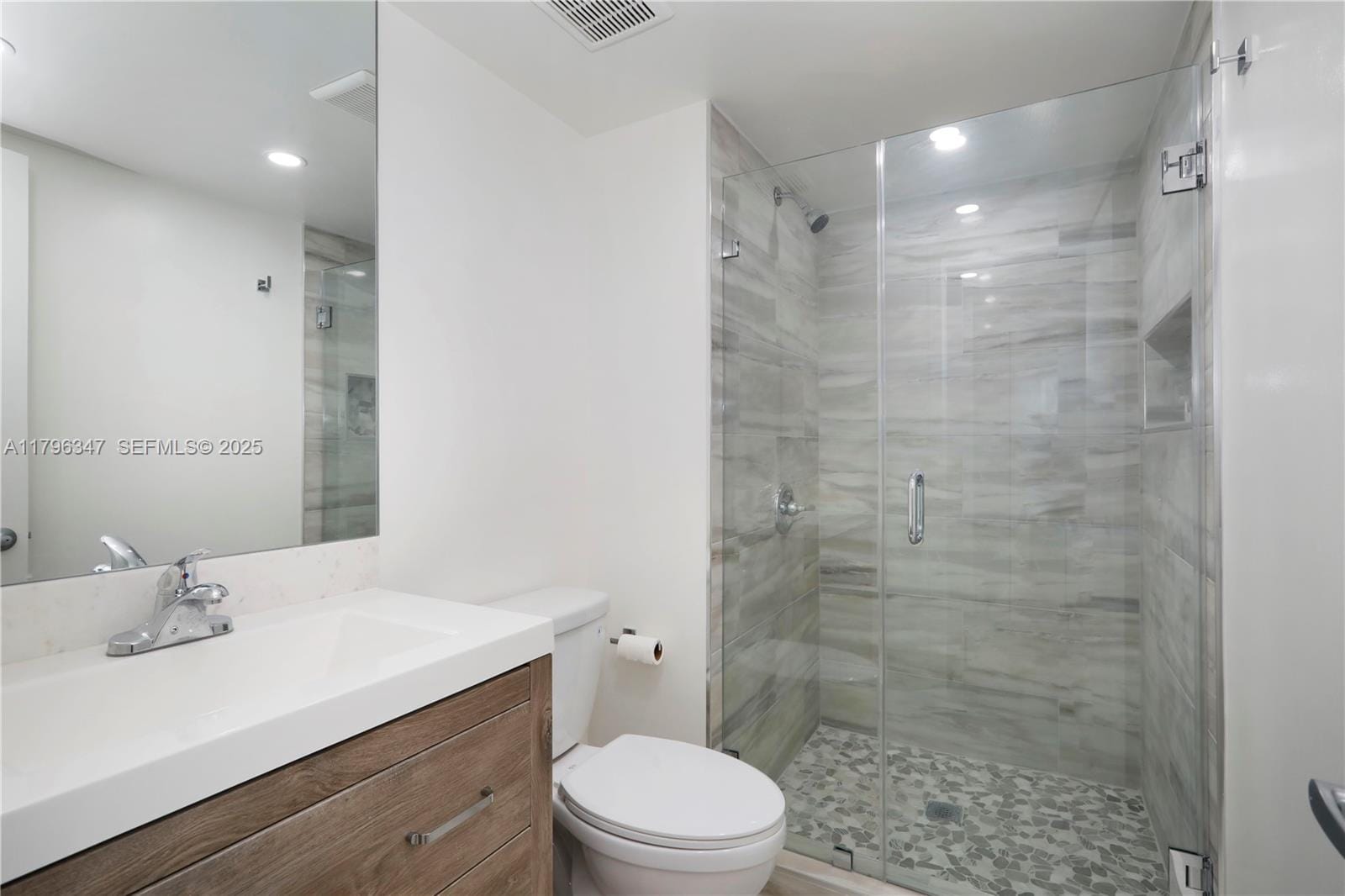 8665 NW 6th Lane 1-202, Miami, FL 33126 photo 10