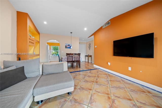14054 SW 53rd Terrace 0, sold in Bent Tree South, Miami, FL