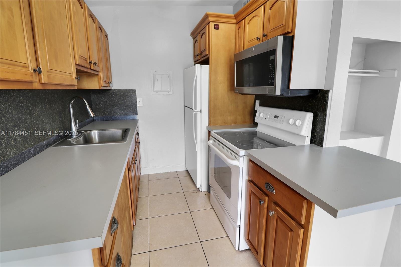 272 NW 30th Terrace, Fort Lauderdale, FL 33311 photo 8