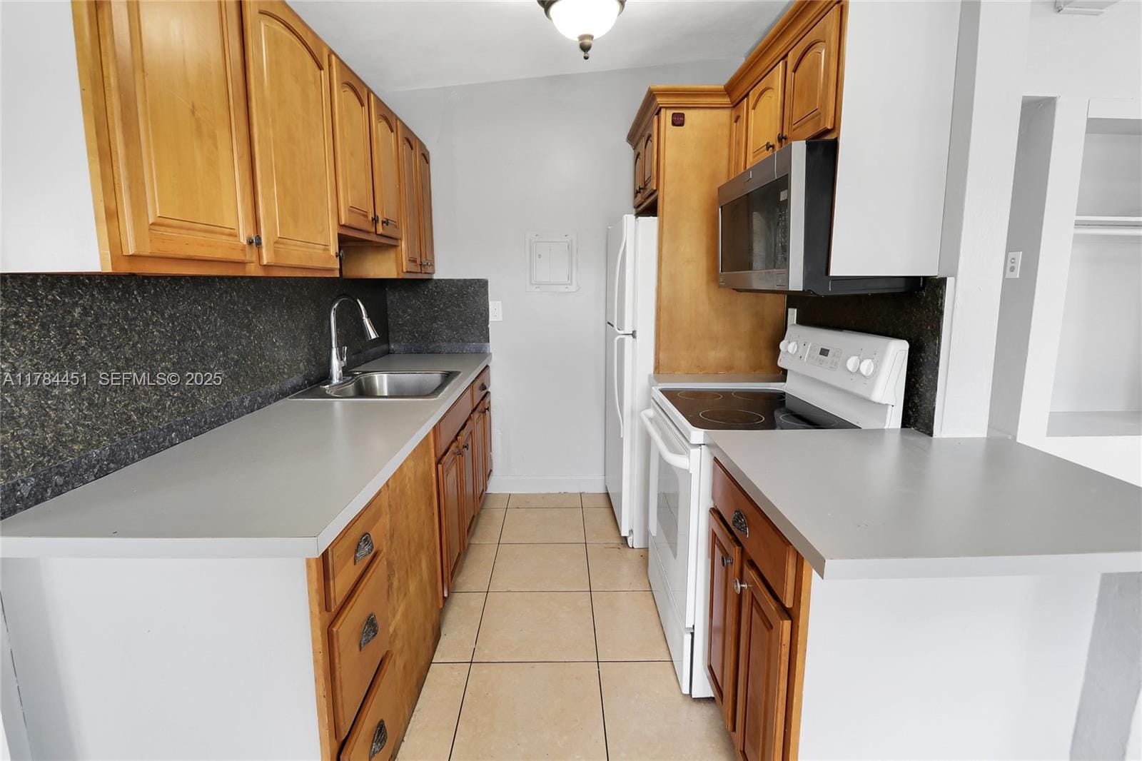 272 NW 30th Terrace, Fort Lauderdale, FL 33311 photo 9
