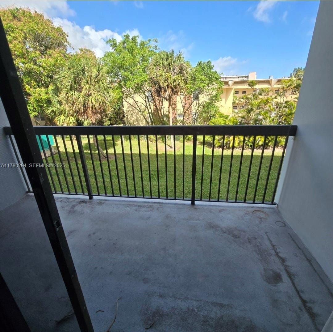 1301 NE 7th Street 217, Hallandale Beach, FL 33009 photo 3