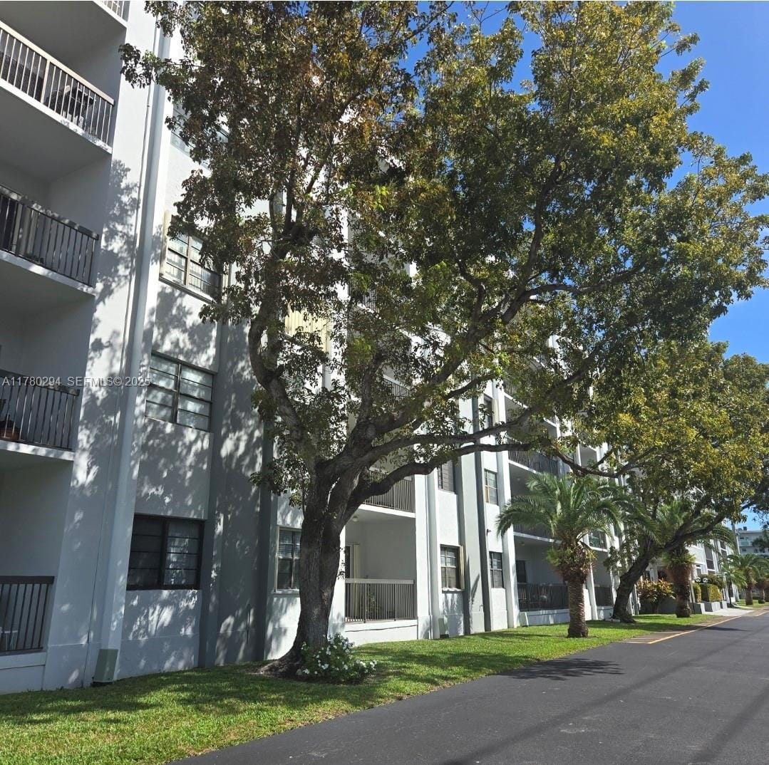 1301 NE 7th Street 217, Hallandale Beach, FL 33009 photo 4