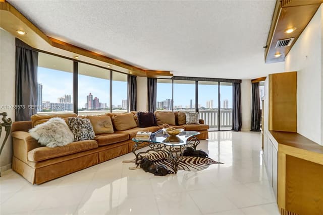 3000 Island Boulevard 706, sold in 3000 Isl Blvd Williams Is, Aventura, FL