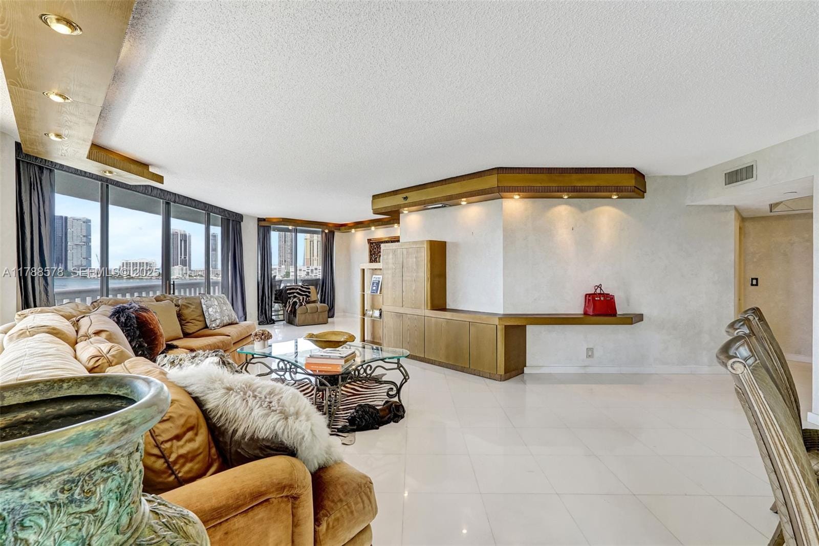3000 Island Boulevard 706, Aventura, FL 33160 photo 5
