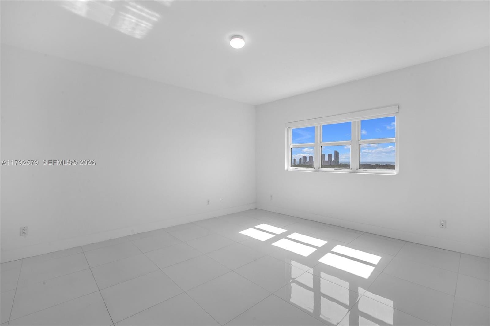 14951 Royal Oaks Lane 2105, North Miami, FL 33181 photo 20
