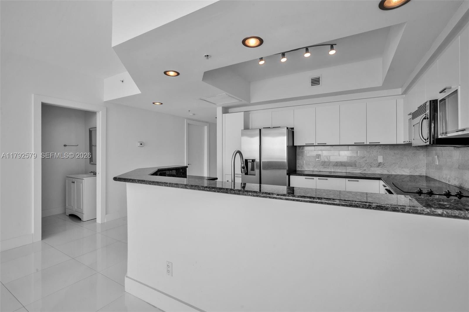 14951 Royal Oaks Lane 2105, North Miami, FL 33181 photo 28