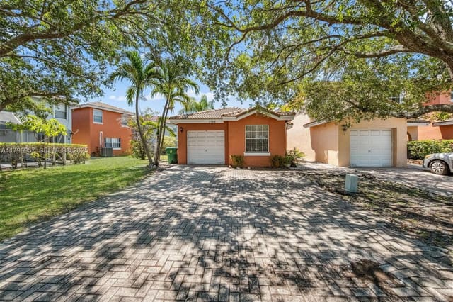7196 Sienna Ridge Lane, sold in S & R Of Inverrary, Lauderhill, FL