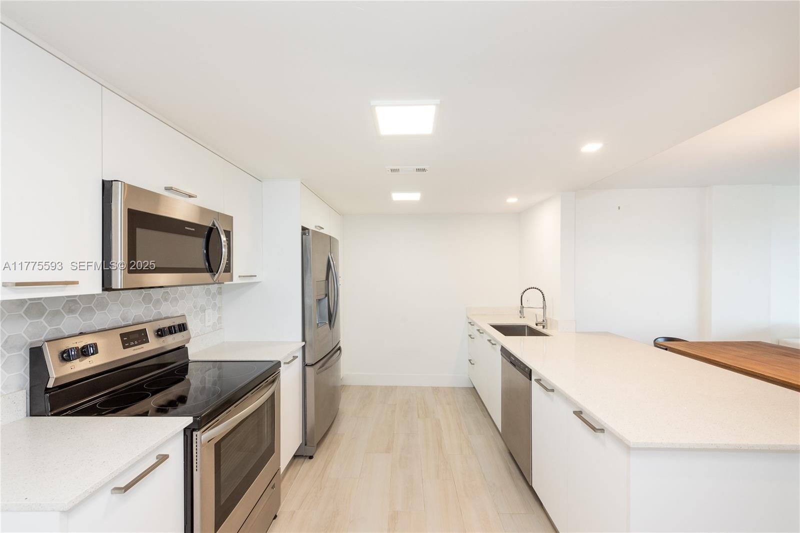 155 Ocean Lane Drive 404, Key Biscayne, FL 33149 photo 8