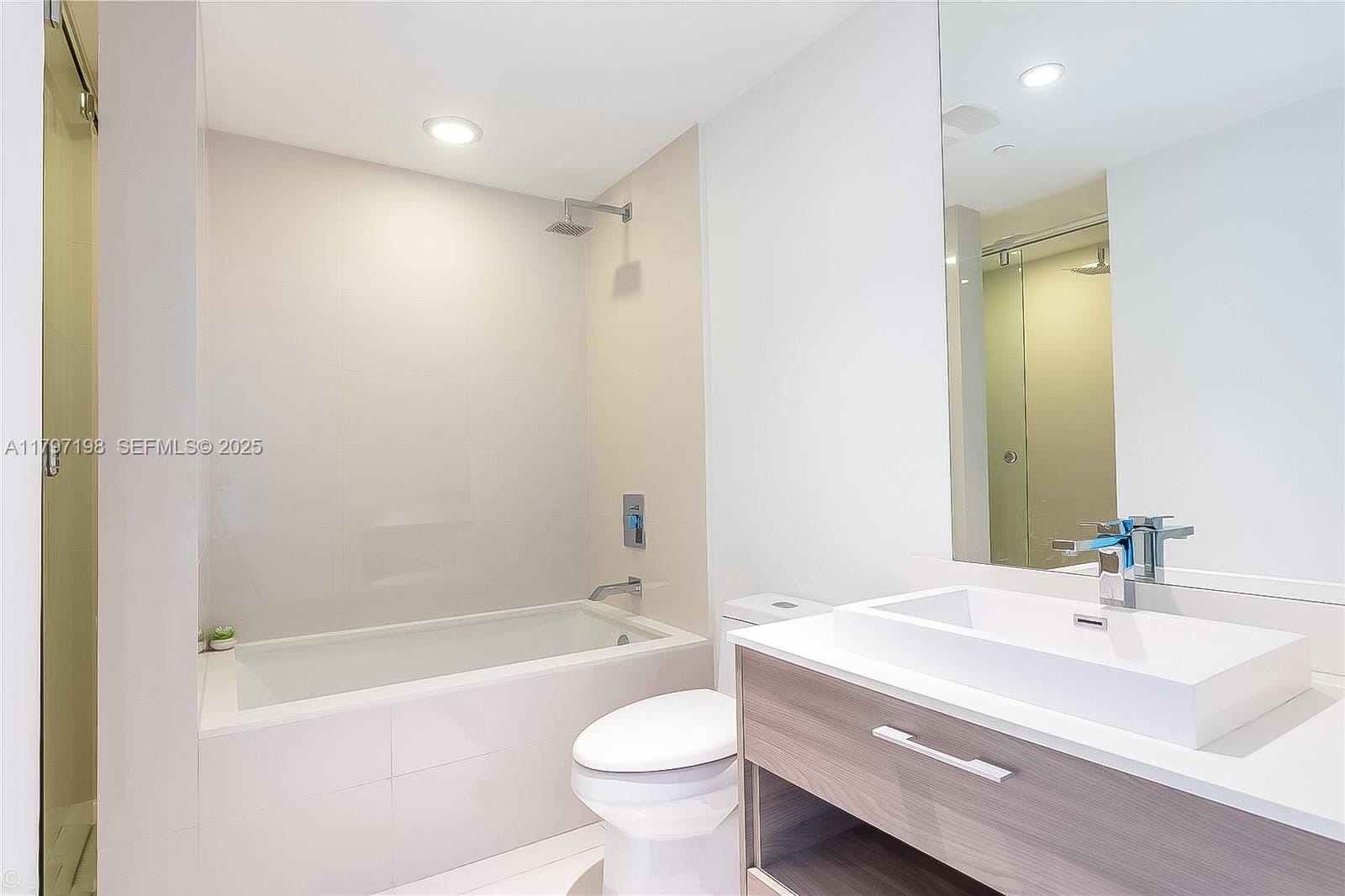 1300 S Miami Avenue 2209, Miami, FL 33130 photo 13