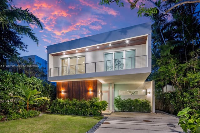 4039 Ventura Avenue, sold in Utopia, Miami, FL