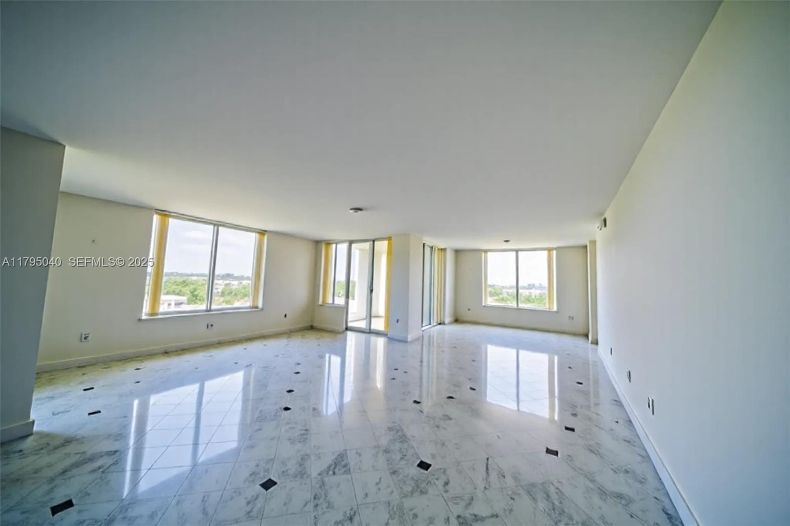 445 Grand Bay Drive 802, Key Biscayne, FL 33149 photo 3