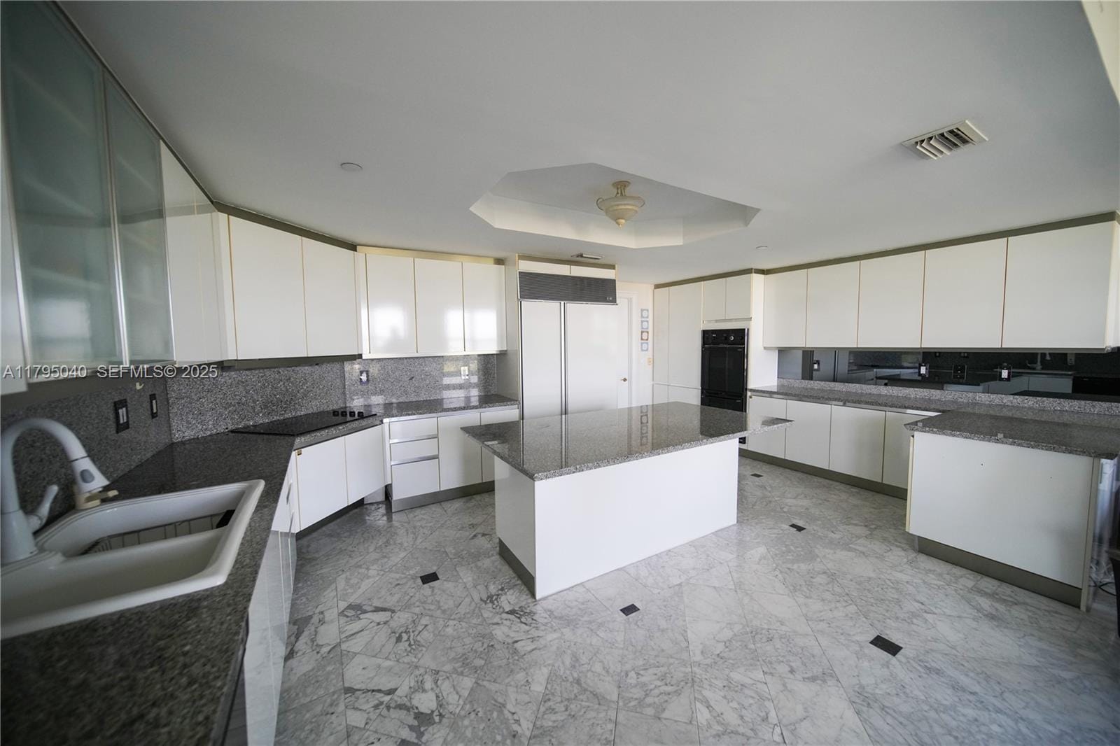 445 Grand Bay Drive 802, Key Biscayne, FL 33149 photo 8