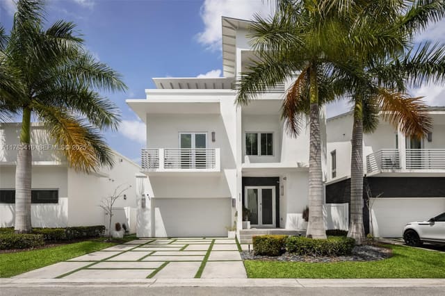 8249 NW 33rd Terrace, sold in Oasis Park Square At Dora, Doral, FL