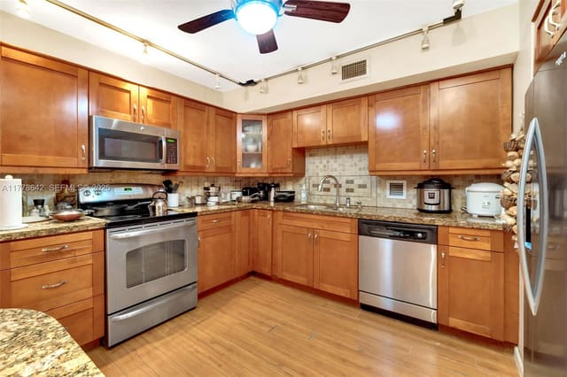 2812 N 46th Avenue G367, Hollywood, FL 33021