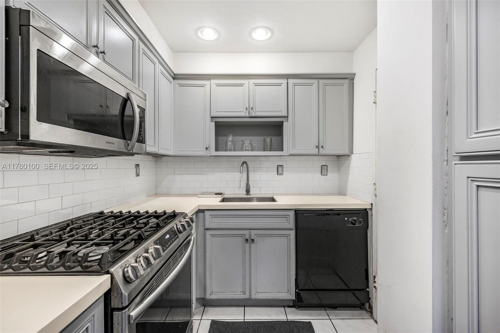 1205 Mariposa Avenue 306, Coral Gables, FL 33146 photo 10