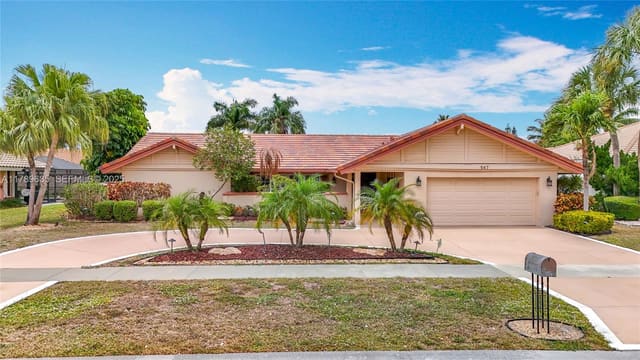 547 Deer Creek Run, sold in Deer Creek Golf Estates, Deerfield Beach, FL
