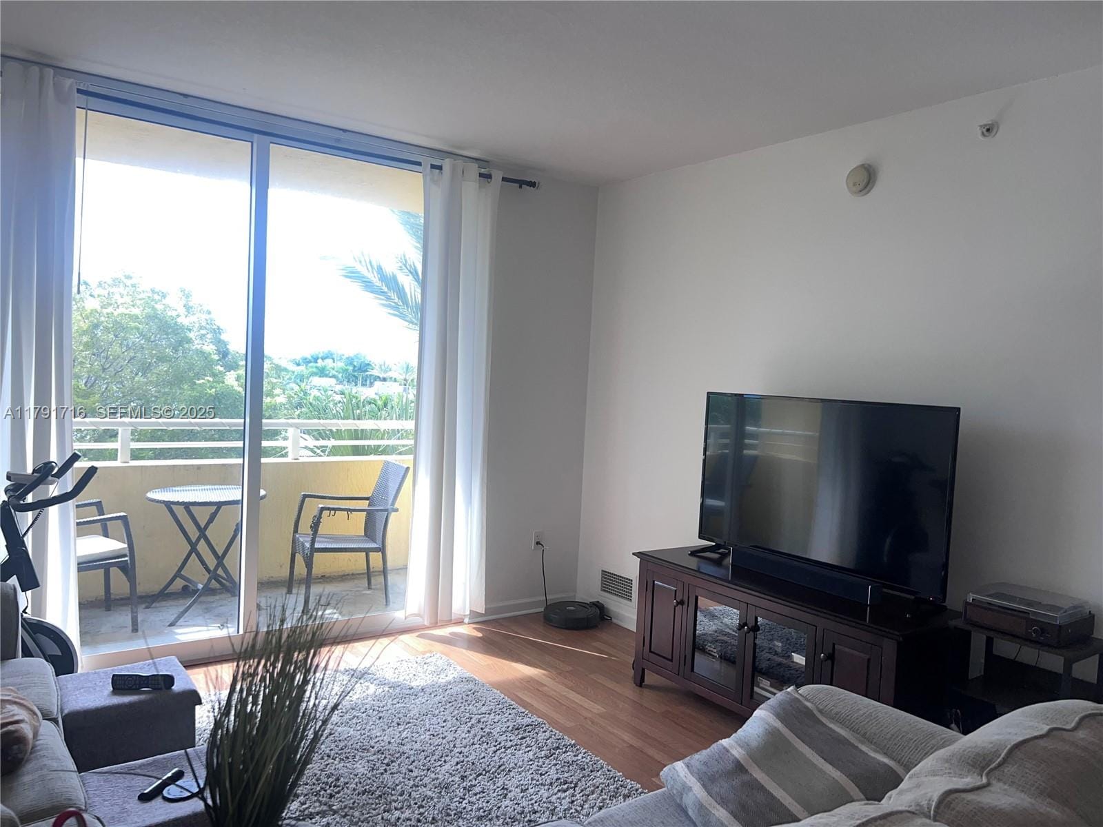 2775 NE 187th Street 311, Aventura, FL 33180 photo 2