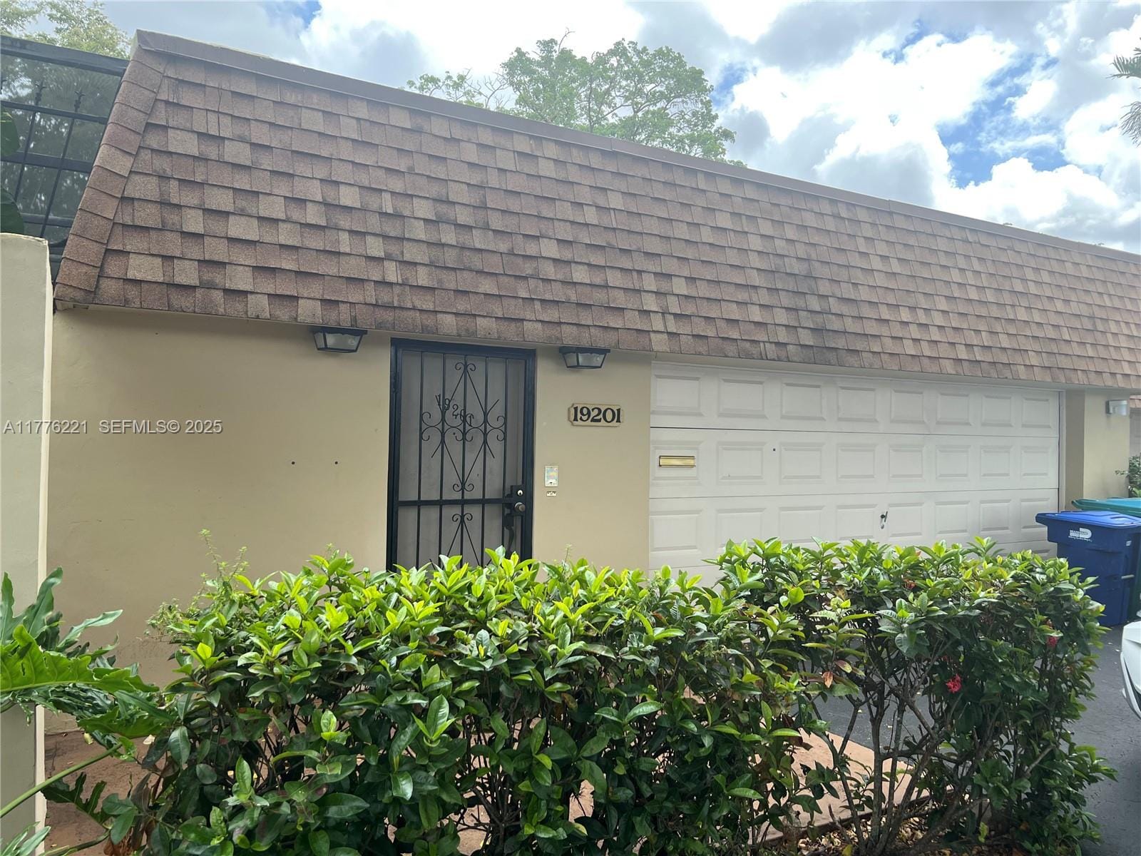 19201 E Lake Drive, Hialeah, FL 33015