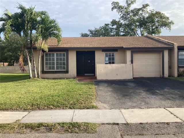 9531 W Heather Lane, Miramar, FL 33025