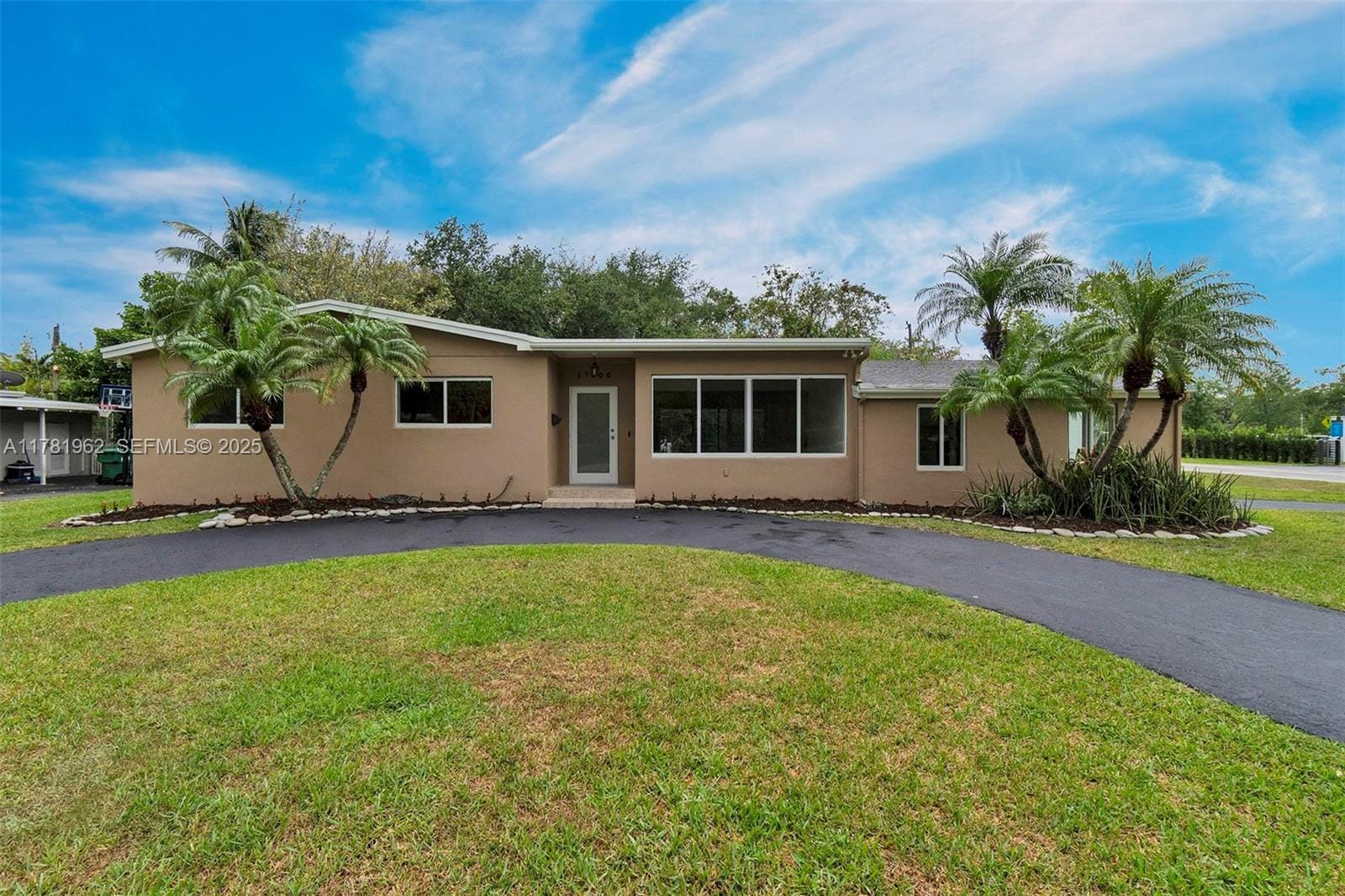 17000 SW 89th Court, Palmetto Bay, FL 33157