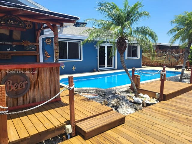 2706 Thomas Street, Hollywood, FL 33020